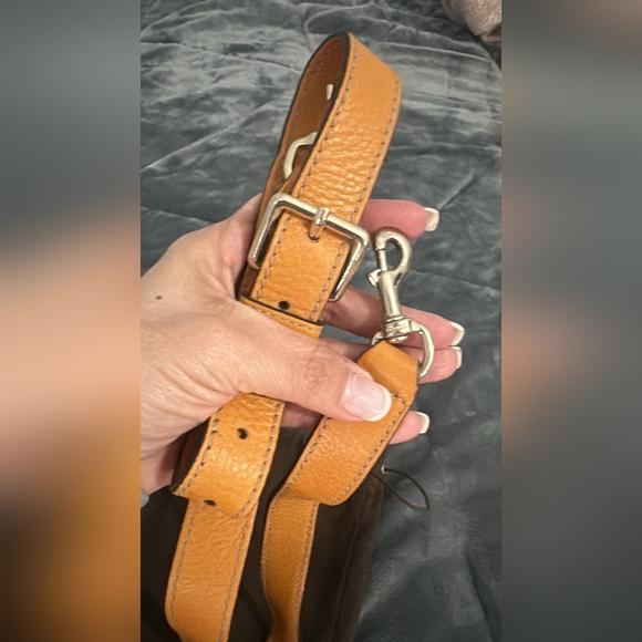 Gucci Tan Leather Bag with Red and Green Stripes - Picture 4 of 7